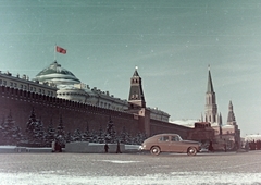 Russia, Moscow, Vörös tér., 1958, Wein Sarolta, Soviet Union, colorful, flag, automobile, M20 Pobieda, mausoleum, Alexey Viktorovich Shchusev-design, Fortepan #19341