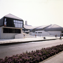 Magyarország, Sárospatak, Eötvös út 6., A Művelődés Háza és Könyvtára (Makovecz Imre, 1983.)., 1983, Gábor Viktor, színes, művelődés, Fortepan #193579