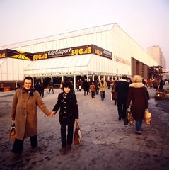 Magyarország, Budapest XIV., Örs vezér tere, Sugár Üzletközpont., 1983, Gábor Viktor, színes, Budapest, Fortepan #193602