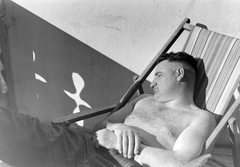 1941, Wein Sarolta, sunbathe, deck chair, shadow, hairy chest, Fortepan #19365