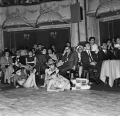 Magyarország, Budapest VI., Nagymező utca 17., Budapest Táncpalota (Moulin Rouge)., 1969, Gábor Viktor, Budapest, Fortepan #193707