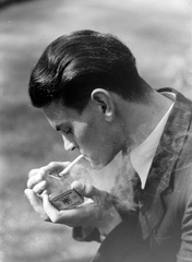 1941, Wein Sarolta, portrait, cigarette, smoking, man, hairdo, light up a cigarette, Fortepan #19383