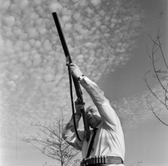 1965, Gábor Viktor, weapon, gun, hunting, ammunition belt, Fortepan #193880