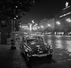 Czech Republik, Prague, Vencel tér (Václavské námestí), háttérben a Nemzeti Múzeum (Národní muzeum / NM)., 1965, Gábor Viktor, neon sign, Red Star, Fortepan #193913