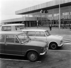 Magyarország, Balatonfüred, vasútállomás., 1975, Gábor Viktor, Trabant 601 Universal, Polski Fiat 125p, Fortepan #194063