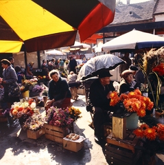 Magyarország, Budapest II., Fény utcai piac, virágárusok a Retek utcai oldalon., 1980, Gábor Viktor, Budapest, Fortepan #194138