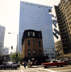 Amerikai Egyesült Államok, Illinois állam, Chicago, a N Wabash Avenue és az E Ohio Street kereszteződése dél felé nézve., 1990, Gábor Viktor, Fortepan #194140