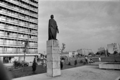 Hungary, Nagykanizsa, Thúry György tér, Thúry György szobra (Borsos Miklós, 1971.)., 1974, Gábor Viktor, Fortepan #194225