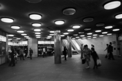 Hungary, Budapest I., Batthyány tér, aluljáró a metróállomás bejárata előtt., 1974, Gábor Viktor, Budapest, Fortepan #194245