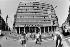 Magyarország, Budapest VII.,Budapest VIII., Baross tér, balra a Rákóczi út, szemben a Szabadság szálló, jobbra a Rottenbiller utca., 1974, Gábor Viktor, Budapest, Fortepan #194252