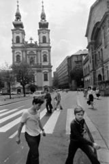 Magyarország, Budapest I., Batthyány tér, balra a Szent Anna-templom, szemben a Fő utca, jobbra a Vásárcsarnok., 1975, Gábor Viktor, Budapest, Fortepan #194260