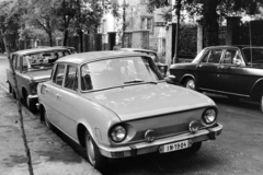 Magyarország, Budapest XIV., Jávor (Szántó Béla) utca, háttérben a 9/b számú villa látszik., 1975, Gábor Viktor, rendszám, Budapest, Skoda 100, Fortepan #194264