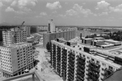 Magyarország, Újpalota, Budapest XV., kilátás a Zsókavár utca 28-as számú házból a Nyírpalota (Hevesi Gyula) út felé., 1975, Gábor Viktor, Budapest, Fortepan #194269