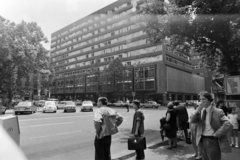 Magyarország, Budapest V., Vörösmarty tér, szemben az ORI (Országos Rendező Iroda) székháza., 1975, Gábor Viktor, Budapest, Fortepan #194276