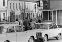 Magyarország, Kőszeg, Fő (Köztársaság) tér, szemben a Rákóczi Ferenc utca házsora., 1975, Gábor Viktor, Moszkvics 412, Polski Fiat 125p, Fortepan #194310