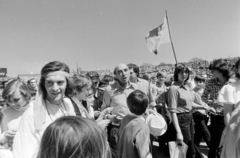 Hungary, Miskolc, DVTK-stadion, IX. Borsodi politikai dalfesztivál. Középen Major Tamás színművész., 1976, Gábor Viktor, Fortepan #194369