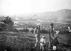 Szlovákia, Nyitra, kilátás a Kálváriáról a városra, középen a Nyitra folyó, háttérben a Zobor-hegy.
, 1929, Fortepan, Csehszlovákia, Fortepan #19455