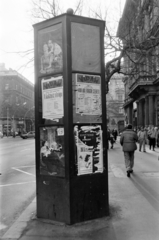 Magyarország, Budapest VI., Andrássy út (Népköztársaság útja) az Oktogon (November 7. tér) felől a Jókai tér felé nézve., 1988, Gábor Viktor, matrica, Budapest, FIDESZ, rendszerváltás, Fortepan #194576