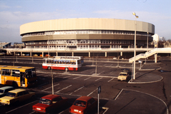 Magyarország, Budapest XIV., Budapest Sportcsarnok., 1985, Gábor Viktor, színes, Ikarus-márka, sportcsarnok, Budapest, autóbusz, Ikarus 256, Ikarus 266, Fortepan #194685