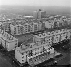 Magyarország, Tiszaújváros, (Leninváros), kilátás a víztoronyból, balra a Tisza út, jobbra a Munkácsy Mihály út., 1970, Bojár Sándor, Fortepan #194804