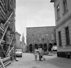 Magyarország, Székesfehérvár, Oskola (Zalka Máté) utca a Bartók Béla tér felé nézve., 1973, Bojár Sándor, Trabant 600, Fortepan #194831