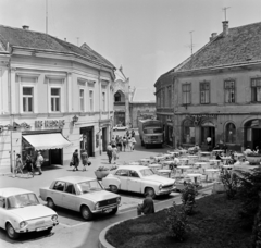 Magyarország, Székesfehérvár, Hősök tere, szemben a Kossuth utca., 1973, Bojár Sándor, rendszám, Wartburg 311/312, Skoda 100, VAZ 2101, Fortepan #194833