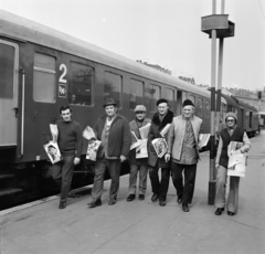 Hungary, Budapest I., Déli pályaudvar, a Szovjetunió és a Lányok Asszonyok című folyóirat terjesztése., 1976, Bojár Sándor, Budapest, Fortepan #194951