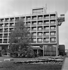 Magyarország, Kecskemét, Kossuth tér, Aranyhomok Hotel., 1974, Bojár Sándor, Fortepan #194982