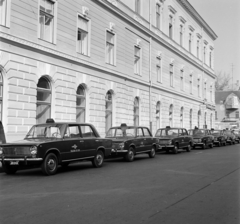 Magyarország, Debrecen, Rózsa utca a Dósa nádor (Tóthfalusi) tér felé nézve., 1975, Bojár Sándor, taxi, rendszám, VAZ 2101, Fortepan #195001