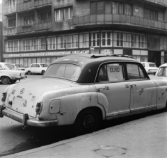 Magyarország, Budapest VII., Rumbach Sebestyén utca - Madách Imre út kereszteződése., 1974, Bojár Sándor, Mercedes-márka, automobil, Budapest, járműroncs, mercedes w120, Fortepan #195077