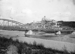 Slovakia, Trenčín, híd a Vág folyón, háttérben a vár., 1923, Fortepan, Czechoslovakia, castle, bridge, steel structure, river, castle, Fortepan #19512