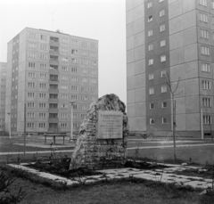 Magyarország, Budapest XI., Allende park, Salvador Allende chilei köztársasági elnök emlékműve., 1975, Bojár Sándor, Budapest, Fortepan #195326