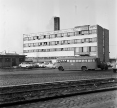 Hungary, Budapest X., Gránátos utca 1-3., a MÉH Budapesti Melléktermék és Hulladékgyűjtő Vállalat irodaépülete., 1971, Bojár Sándor, Budapest, Fortepan #195434