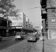 Magyarország, Budapest VII., Bethlen Gábor tér, szemben a Bethlen Gábor utca, balra az Állatorvostudományi Egyetem., 1975, Bojár Sándor, Budapest, rendszám, Opel Olympia 1955, VAZ 2101, Fortepan #195462