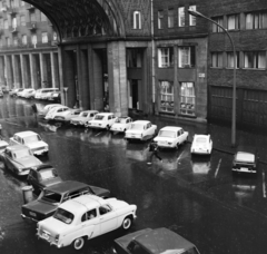 Magyarország, Budapest VII., Madách Imre út., 1975, Bojár Sándor, Budapest, Moszkvics 407, Fortepan #195466