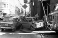 Magyarország, Budapest VII., Dohány utca - Hársfa utca sarok, balra az Almássy utca torkolatánál álló ház látszik., 1984, Bojár Sándor, rendszám, Budapest, Skoda 120, IFA-márka, Polski Fiat 126p, Fortepan #195512