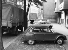 Magyarország, Budapest XIII., a Pannónia (Rajk László) utca 62. számú háztól a Victor Hugo utca felé nézve., 1982, Bojár Sándor, Citroen-márka, Budapest, Fortepan #195530