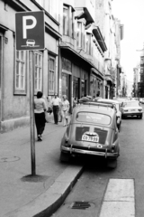 Magyarország, Budapest V., Váci utca a Nyáry Pál utcától a Fővám (Dimitrov) tér felé nézve., 1980, Bojár Sándor, rendszám, Budapest, Fortepan #195532