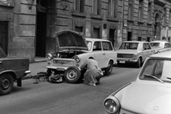 Magyarország, Budapest VI., Weiner Leó utca, háttérben a 6. és 8. számú ház., 1975, Bojár Sándor, rendszám, Budapest, Trabant 601 Universal, Fortepan #195575