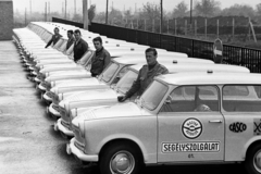 Magyarország, Budapest XI., Boldizsár utca, a Magyar Autóklub Műszaki Állomása. Trabant kombi segélyautók (sárga angyalok)., 1971, Bojár Sándor, Magyar Autóklub, Budapest, segélyszolgálat, Trabant 601 Universal, Best of, Fortepan #195577