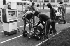 Magyarország, Soponya-Nagyláng, a Zichy kastély (ekkor Soponyai Gyermekváros) parkjában kiépített közlekedési park., 1978, Bojár Sándor, gokart, Fortepan #195620