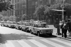 Magyarország, Budapest VII., Dohány utca a Károly (Tanács) körút felől nézve., 1975, Bojár Sándor, Budapest, taxi, rendszám, VAZ 2101, Fortepan #195626