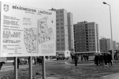 Magyarország, Budapest III., Békásmegyeri lakótelep, információs tábla a Batthyány utca és a Madzsar József utca közötti területen, szemben a Pünkösdfürdő utca melletti panelházak., 1979, Bojár Sándor, Budapest, Fortepan #195723