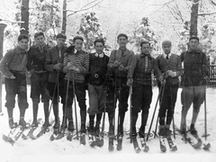 1922, Fortepan, free time, winter, snow, tableau, men, cap, breech, skis, skiing, Fortepan #19621