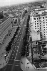 Lengyelország, Varsó, kilátás a Prudential épületből az ulica Swietokrzyska (Szentkereszt utca) felé, jobbra a Lengyel Nemzeti Bank épülete., 1964, Szűcs Lóránd, Fortepan #196350