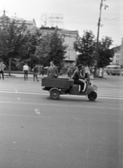 Románia, Bukarest, Egyetem tér (Piata Universităţii), szemben a Coltea kórház, jobbra a háttérben a Bulevardul Ion C. Bratianu (Bulevardul 1848)., 1968, Szűcs Lóránd, Fortepan #196424