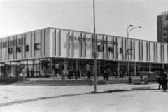 Romania, Piatra Neamț, Piața Ștefan cel Mare, Unic Áruház., 1971, Szűcs Lóránd, Fortepan #196532