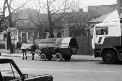 Romania,Transylvania, Oradea, a Piaţa 1 Decembrie 5 (Nagyvásártér) a Strada General Traian Moșoiu (Kapucinus utca) sarkánál., 1987, Szűcs Tamás, chariot, Fortepan #196719