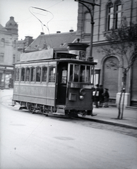 Magyarország, Szombathely, Fő tér, háttérben balra a Széchenyi István utca sarkán álló ház látszik., 1937, Martin Kornél, villamos, Fortepan #196811