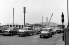 Egyesült Királyság, London, Viktória rakpart (Victoria Embankment), a háttérben a Temze túloldalán az Oxo Tower., 1960, Martin Kornél, automobil, Fortepan #196830